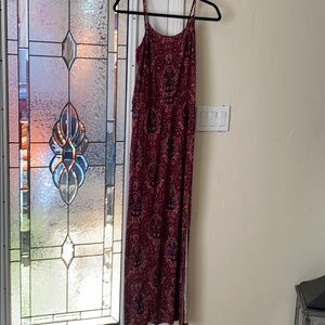 Maxi dress side slit